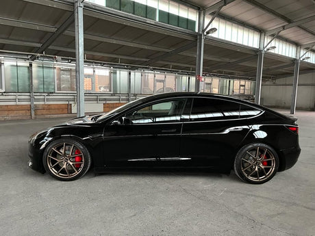Tesla Model 3 with KW V3 and BBS CI-R: An unbeatable combination