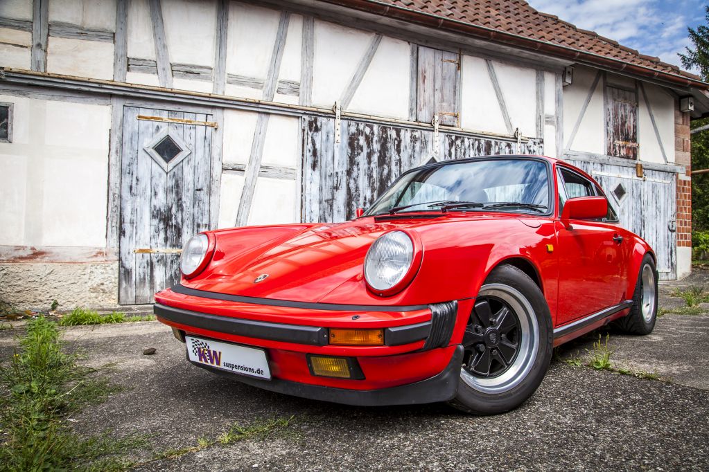 A quantum leap for the 911 driving dynamics: in bump and rebound adjustable dampers for G-Body